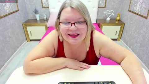 Snapshot of shannonshine chatting on December 2024 04:05:01 PM Shannon online show from December 2024 04:05:01 PM