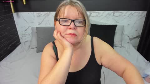 Snapshot of shannonshine chatting on January 2025 05:30:01 AM Shannon online show from January 2025 05:30:01 AM