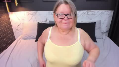 Snapshot of shannonshine chatting on February 2025 05:30:02 AM Shannon online show from February 2025 05:30:02 AM