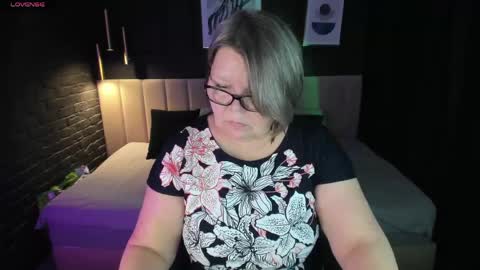 Shannon online show from April 2026 01:01:01 PM