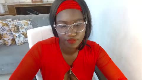 Snapshot of shanntall_tk chatting on February 2025 06:41:01 PM shanntall_tk online show from February 2025 06:41:01 PM