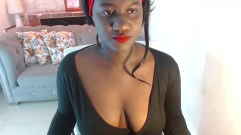 Snapshot of shanntall_tk chatting on February 2025 12:37:01 PM shanntall_tk online show from February 2025 12:37:01 PM