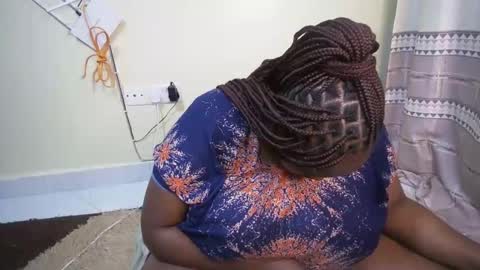 shanny_123 online show from November 2025 07:02:02 PM