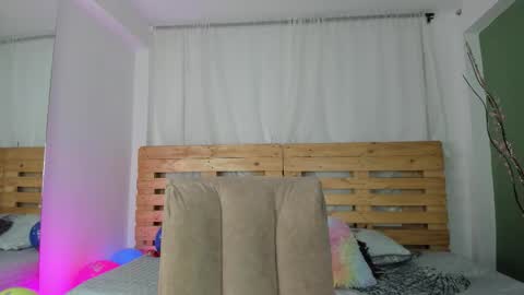 Shantal online show from November 2025 01:48:01 PM