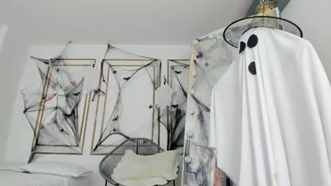 SHANON online show from October 2025 12:06:01 PM