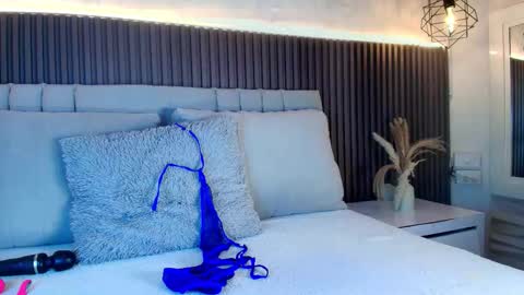 SHANON online show from February 2026 07:18:01 PM