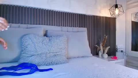 SHANON online show from April 2026 07:14:01 PM