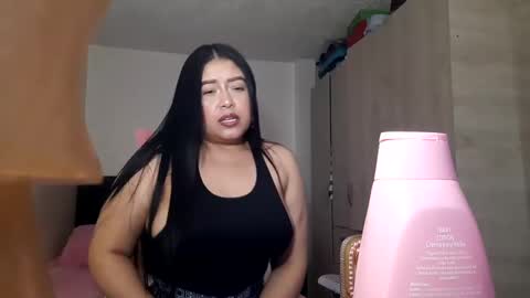 Snapshot of shanonn_diprima_ chatting on February 2025 06:21:01 AM Cami Ortiz independent model online show from February 2025 06:21:01 AM