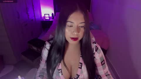 Snapshot of shanonn_diprima_ chatting on May 2026 05:25:01 AM Cami Ortiz independent model online show from May 2026 05:25:01 AM