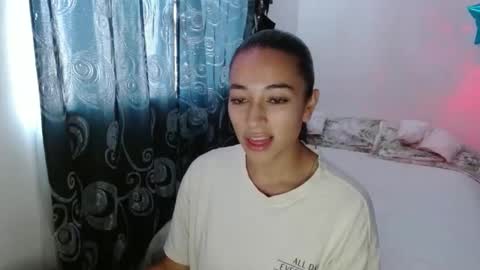 shantal_d03 online show from October 2025 08:29:02 PM