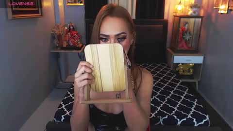 Snapshot of shantal_wildnaughty chatting on January 2025 03:32:02 PM SHANTAL online show from January 2025 03:32:02 PM