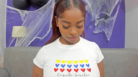 Shantal online show from October 2025 06:35:02 PM