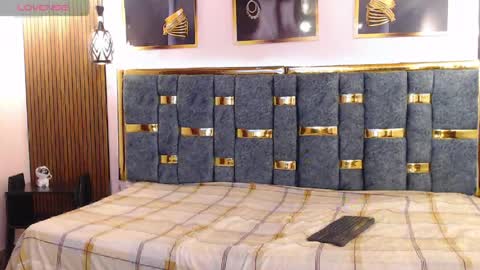 shantall 05 online show from April 2026 06:37:01 PM