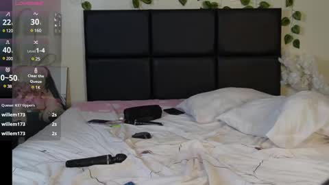 shanty_hugs online show from January 2025 09:51:02 PM