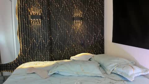 SHARON TAYLOR online show from November 2025 08:31:01 PM