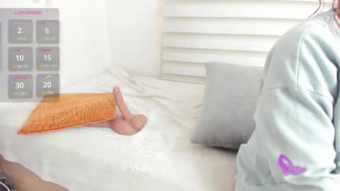 Sharon online show from December 2025 12:01:02 PM