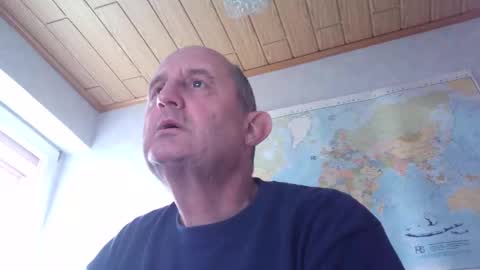 Snapshot of sharpshoder chatting on September 2025 11:25:01 AM Peter online show from September 2025 11:25:01 AM