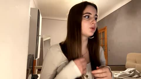 Stefa online show from November 2025 06:19:02 PM