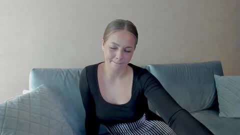 Sue online show from December 2025 08:04:02 PM