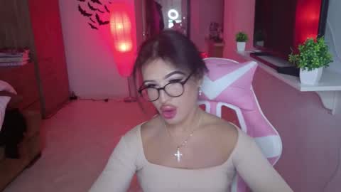 Shay online show from December 2025 05:25:02 AM