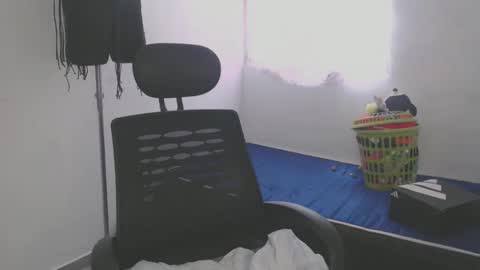 Shayna online show from April 2026 04:04:02 PM