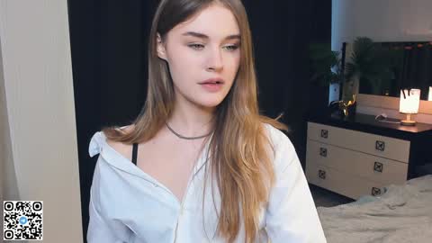 Snapshot of sheenaeast chatting on December 2024 10:05:02 AM Violet online show from December 2024 10:05:02 AM