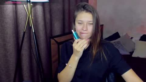 Alexis online show from October 2025 07:19:02 AM