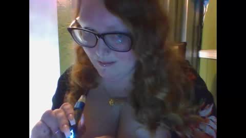 Snapshot of shelbyannn chatting on December 2024 03:33:02 AM Red online show from December 2024 03:33:02 AM