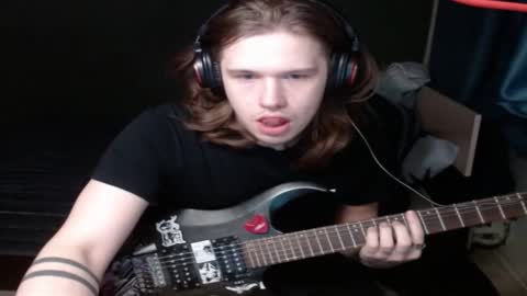 Snapshot of sheldon_music chatting on October 2025 04:19:02 PM Sheldon online show from October 2025 04:19:02 PM