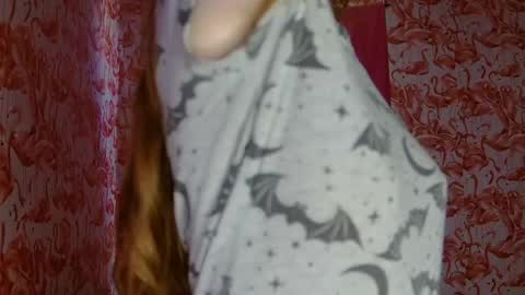 Snapshot of shelikessoymilk chatting on May 2026 07:19:02 PM Erika online show from May 2026 07:19:02 PM