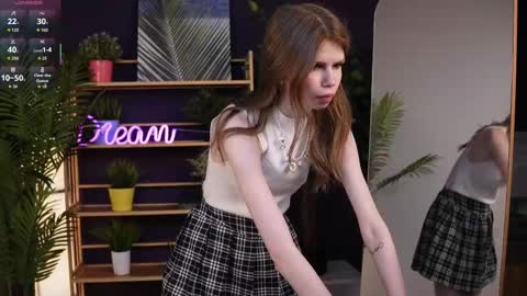 Sofia online show from September 2025 01:22:02 PM