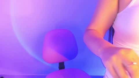   online show from October 2025 02:11:02 AM