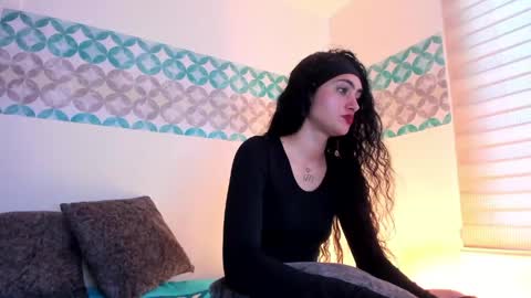 S H E L S Y online show from April 2026 09:32:01 PM