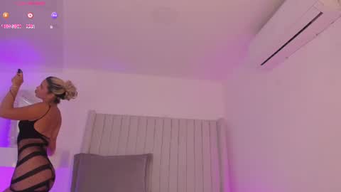 shelynna_azzul online show from June 2026 01:03:02 PM