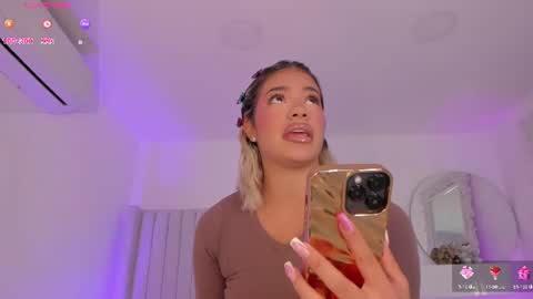shelynna_azzul online show from June 2026 12:33:01 PM