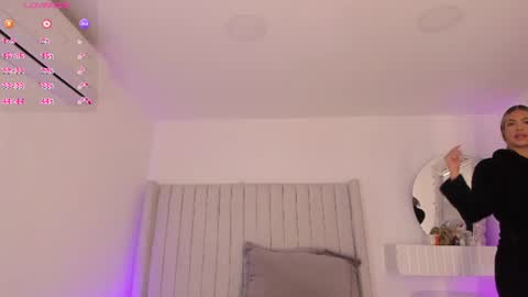 shelynna_azzul online show from July 2026 12:19:02 PM