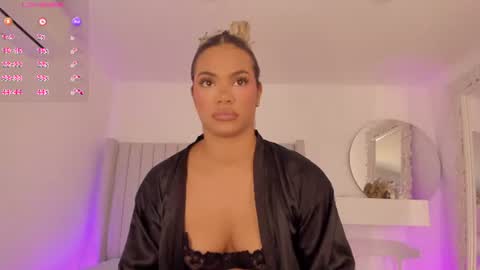 shelynna_azzul online show from July 2026 12:22:01 PM
