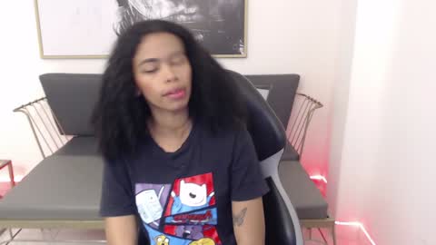 Shenna online show from December 2024 01:11:02 PM