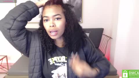 Shenna online show from December 2024 01:03:02 PM