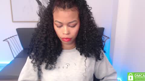 Shenna online show from February 2025 01:32:01 PM