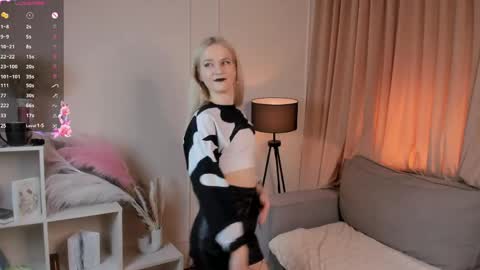 Sara online show from April 2026 07:22:01 PM