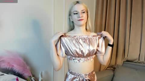 Sara online show from May 2026 07:18:01 PM