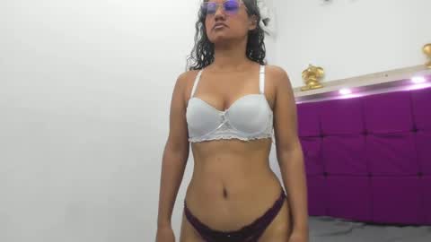 sheryn_brown1 online show from September 2025 11:48:01 AM