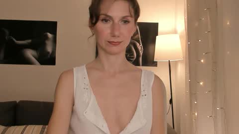 shesleepsnaked online show from March 2026 04:00:01 PM