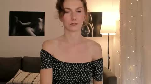 shesleepsnaked online show from April 2026 05:21:02 PM