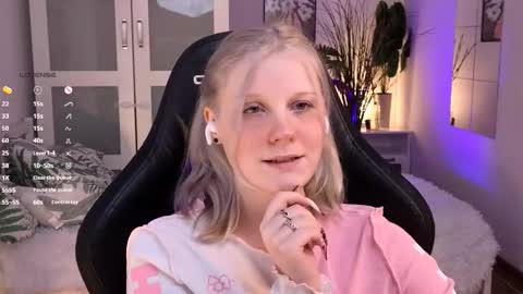 help me reach my first 25 thumbs up online show from November 2025 09:36:02 PM