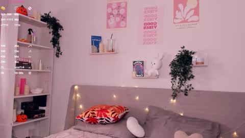 Stella  online show from November 2025 09:45:01 AM