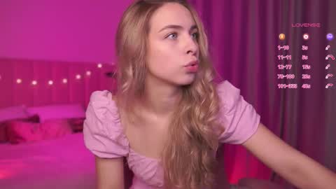 Julia online show from October 2025 06:10:02 AM