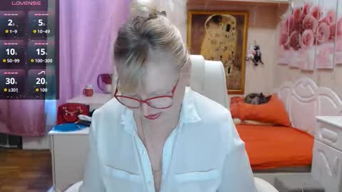 Margo online show from September 2025 05:01:02 AM