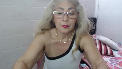 Snapshot of shira_evans40 chatting on January 2025 08:49:02 PM shira evans40 online show from January 2025 08:49:02 PM